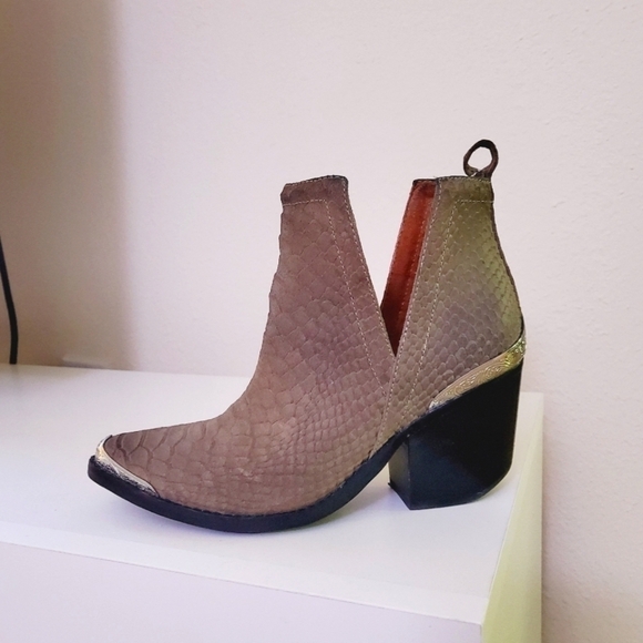 Jeffrey Campbell | Cromwell Boot - Picture 2 of 8